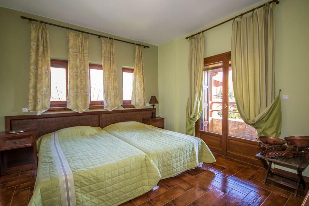 Luxury Villa Helios Коропи Екстериор снимка